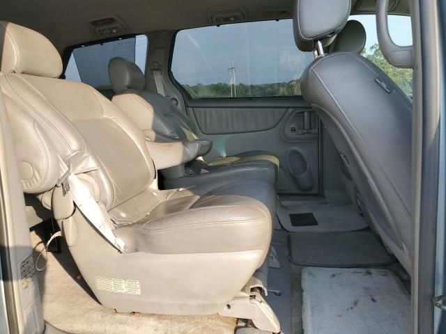 2005 Toyota Sienna XLE