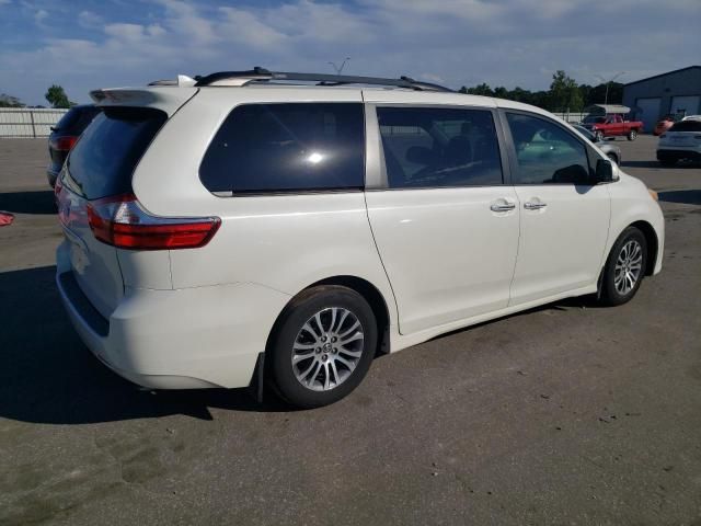 2018 Toyota Sienna XLE