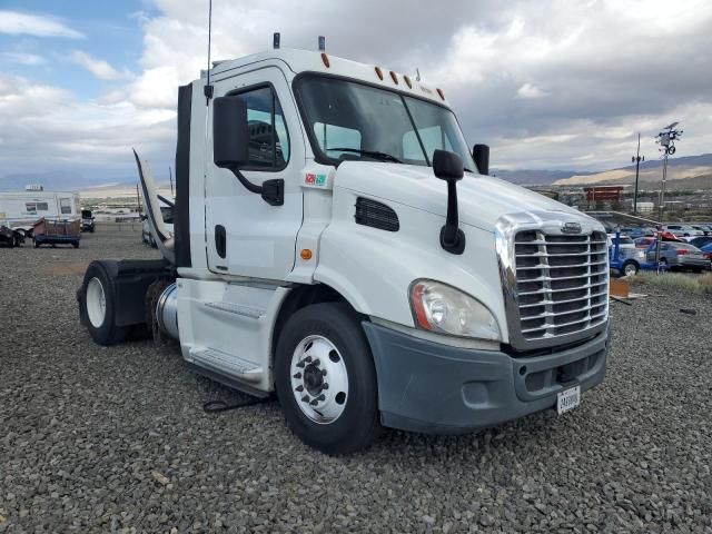 2014 Freightliner Cascadia 113