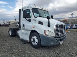 Vehiculos salvage en venta de Copart Reno, NV: 2014 Freightliner Cascadia 113