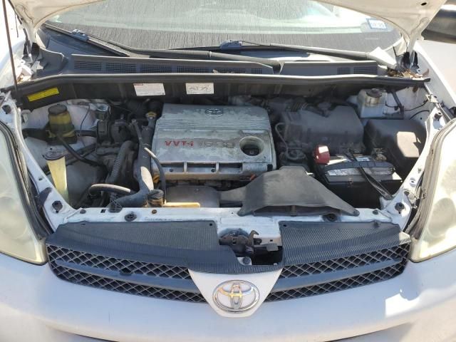 2004 Toyota Sienna CE