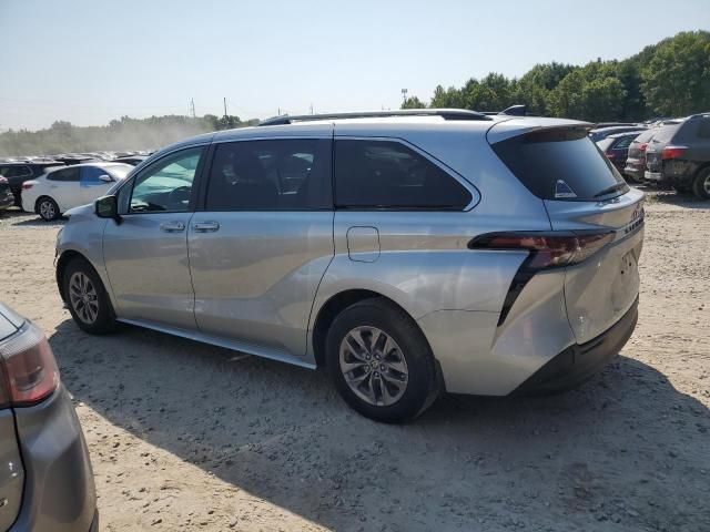 2023 Toyota Sienna LE