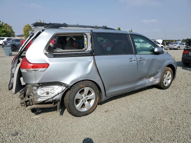 2013 Toyota Sienna LE