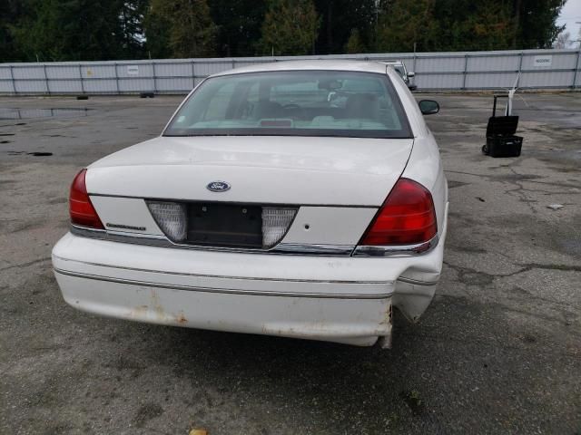 2004 Ford Crown Victoria LX