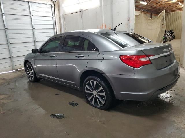 2013 Chrysler 200 Touring