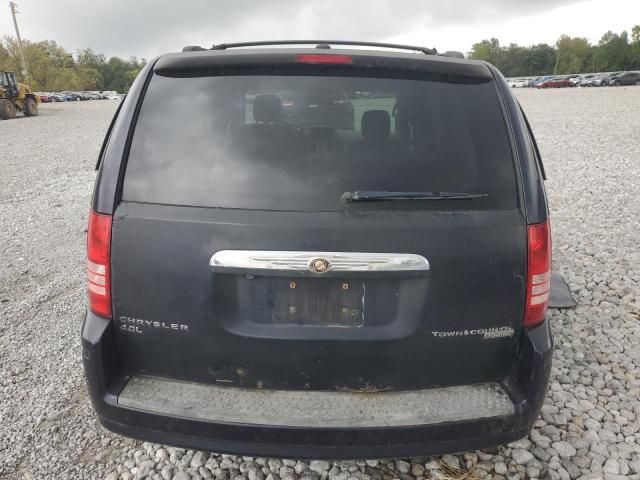 2010 Chrysler Town & Country Touring