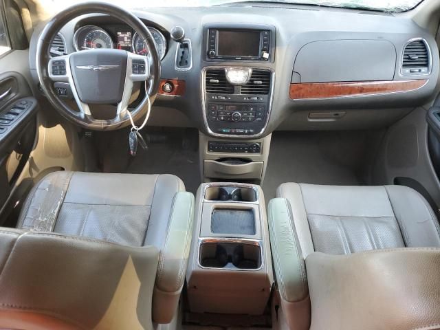 2013 Chrysler Town & Country Touring L