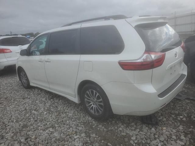 2020 Toyota Sienna XLE