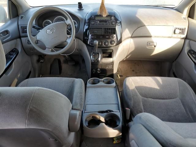 2004 Toyota Sienna CE