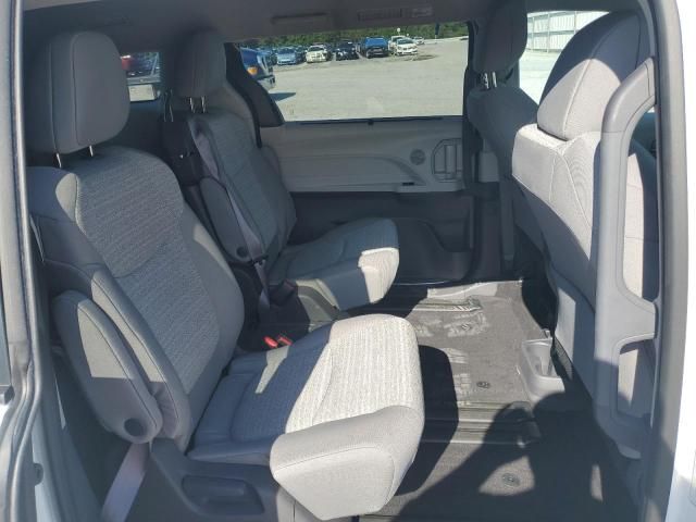 2021 Toyota Sienna LE