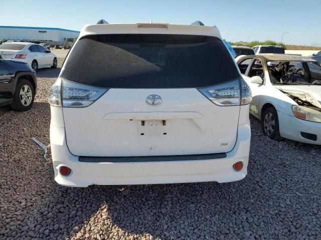 2018 Toyota Sienna SE