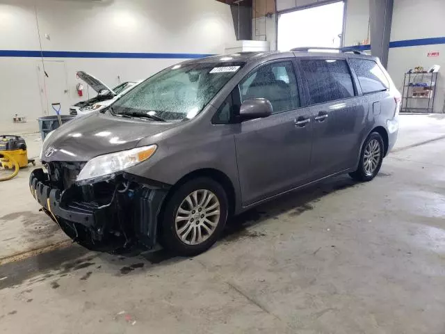 2015 Toyota Sienna XLE