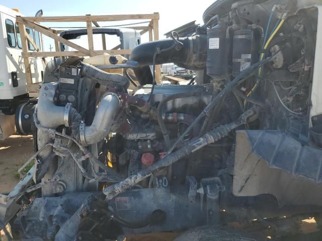 2010 Mack 600 CXU600