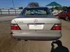 1995 Mercedes-Benz E 320 Base