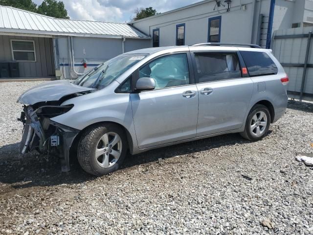 2014 Toyota Sienna LE