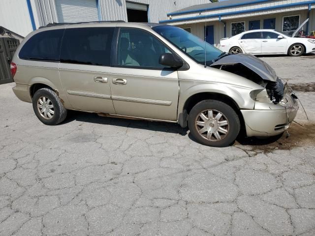 2005 Chrysler Town & Country Touring