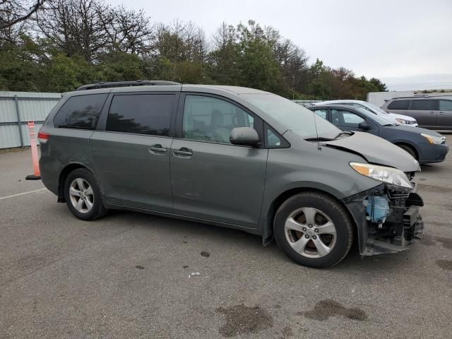 2013 Toyota Sienna LE