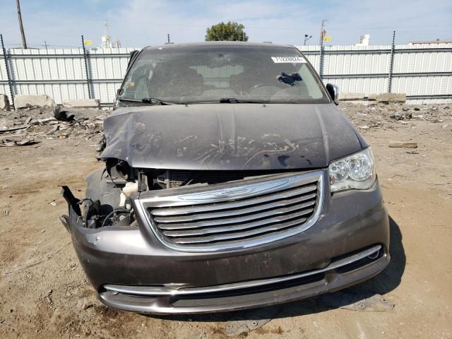 2014 Chrysler Town & Country Touring L