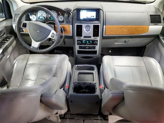 2010 Chrysler Town & Country Limited