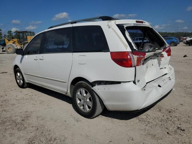 2004 Toyota Sienna CE