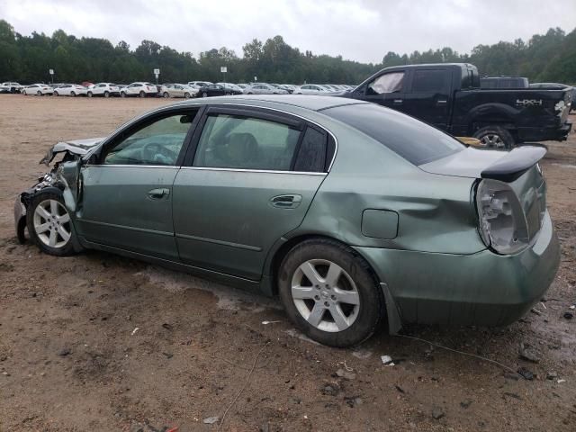 2004 Nissan Altima Base