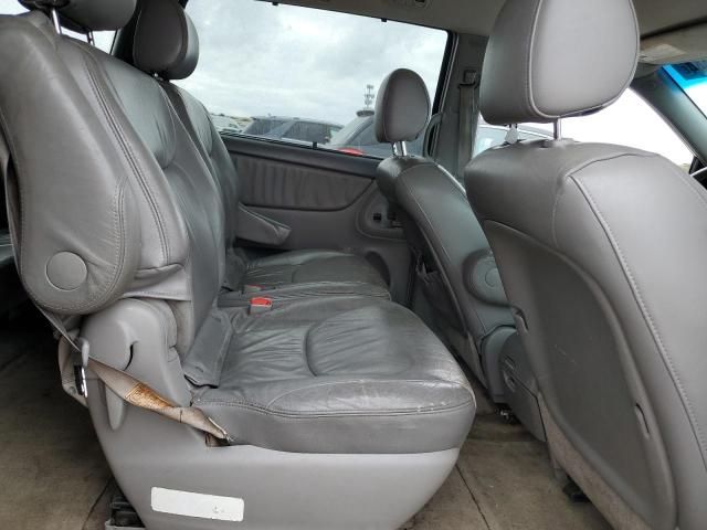 2005 Toyota Sienna XLE