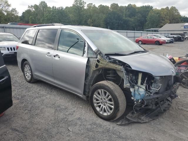 2017 Toyota Sienna XLE