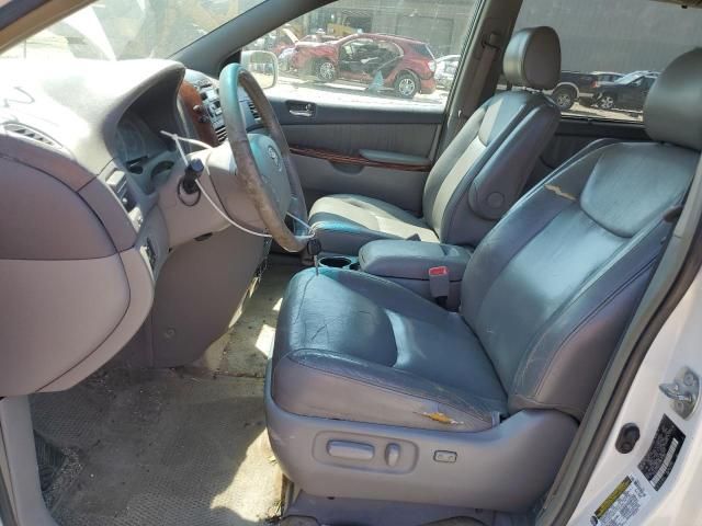 2005 Toyota Sienna XLE