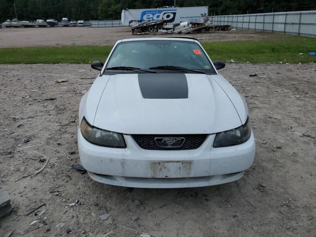 2004 Ford Mustang