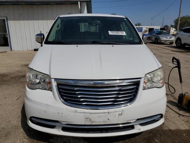 2014 Chrysler Town & Country Touring L