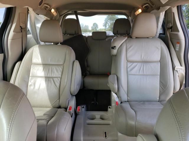 2018 Toyota Sienna XLE