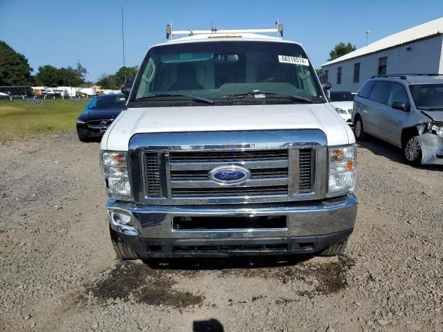 2016 Ford Econoline E350 Super Duty Cutaway Van