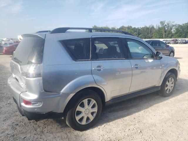 2013 Mitsubishi Outlander ES