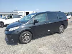 Carros dañados por inundaciones a la venta en subasta: 2020 Toyota Sienna XLE