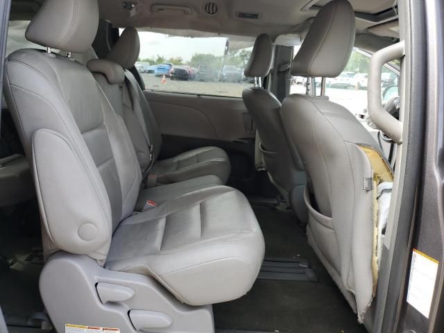 2016 Toyota Sienna XLE