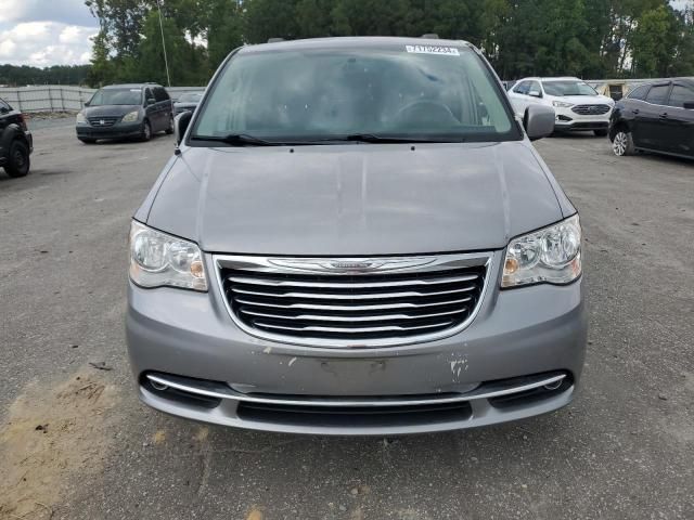 2016 Chrysler Town & Country Touring L