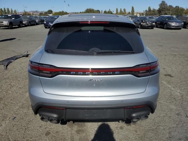 2023 Porsche Macan Base