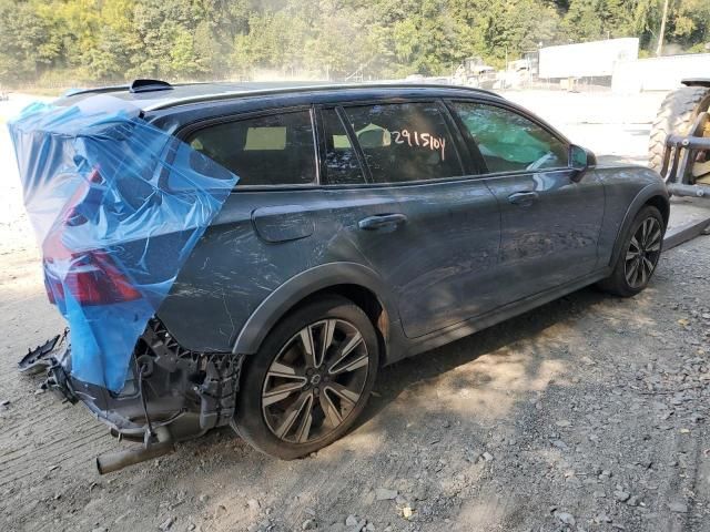 2020 Volvo V60 Cross Country T5 Momentum