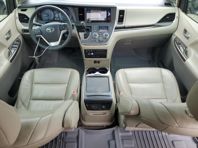 2017 Toyota Sienna XLE