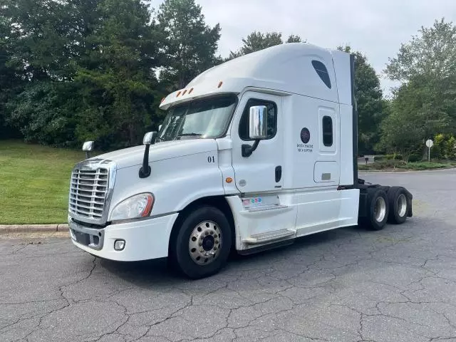 2016 Freightliner Cascadia 125