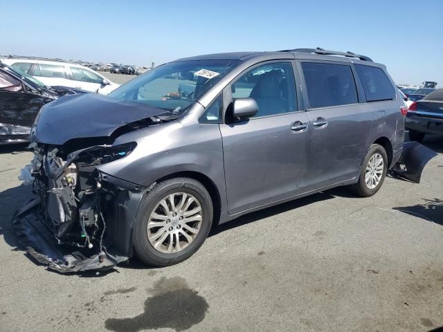 2017 Toyota Sienna XLE