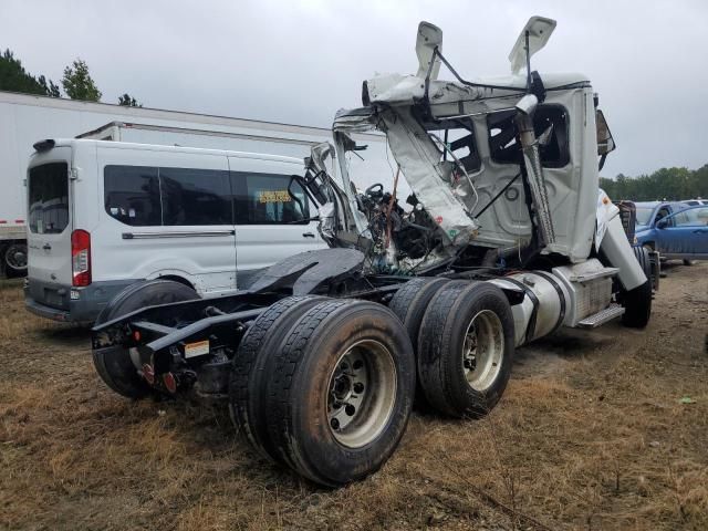 2018 Freightliner Cascadia 125