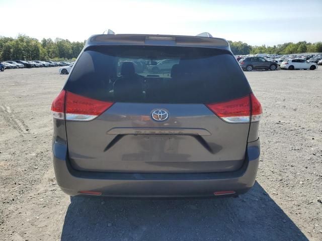 2013 Toyota Sienna LE