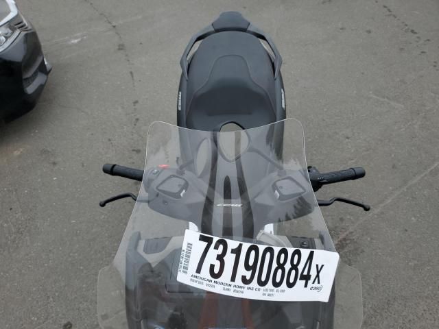 2024 Piaggio MP3 530 Exclusive