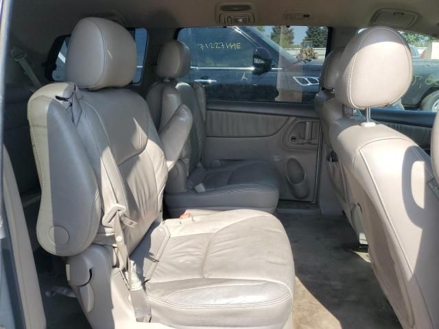 2005 Toyota Sienna XLE