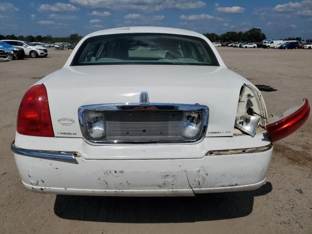 2006 Lincoln Town Car Signature Limited