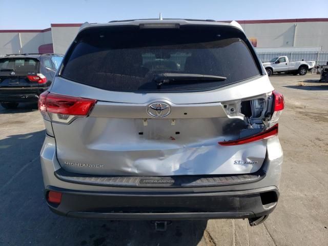 2018 Toyota Highlander SE