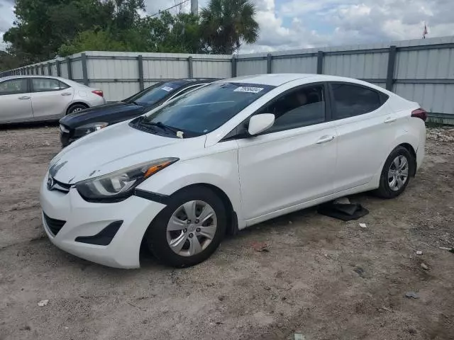 2016 Hyundai Elantra SE