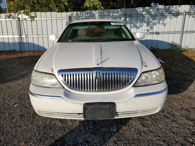 2006 Lincoln Town Car Signature Limited