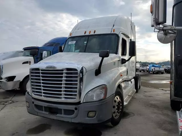 2012 Freightliner Cascadia 125